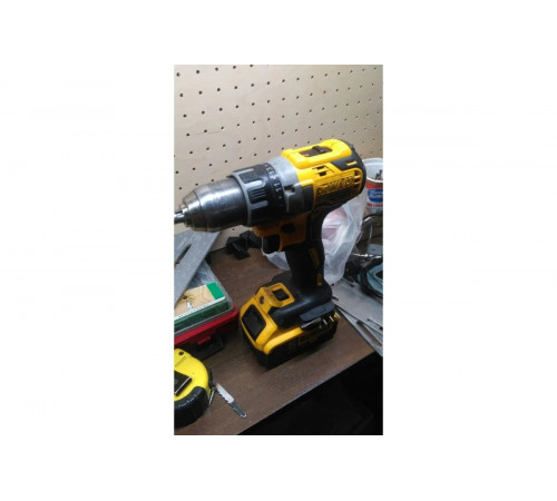 Бесщеточная дрель-шуруповерт DEWALT DCD791P2