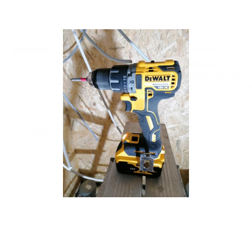 Бесщеточная дрель-шуруповерт DEWALT DCD791P2