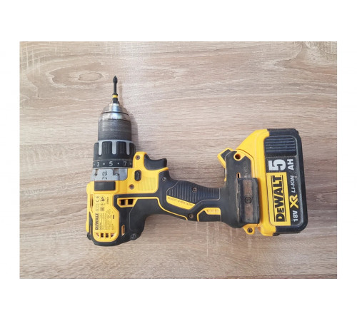 Бесщеточная дрель-шуруповерт DEWALT DCD791P2