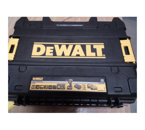 Бесщеточная дрель-шуруповерт DEWALT DCD791P2