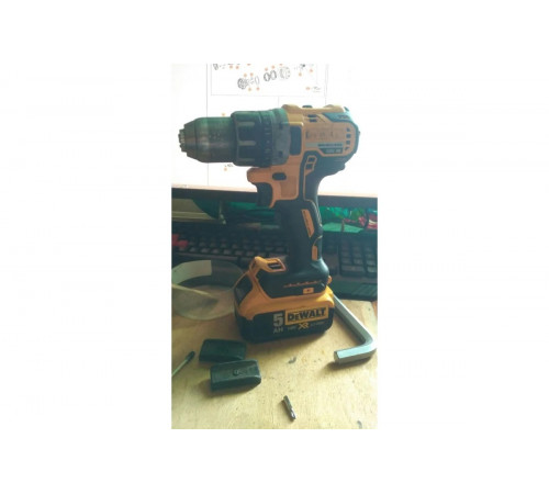 Бесщеточная дрель-шуруповерт DEWALT DCD791P2