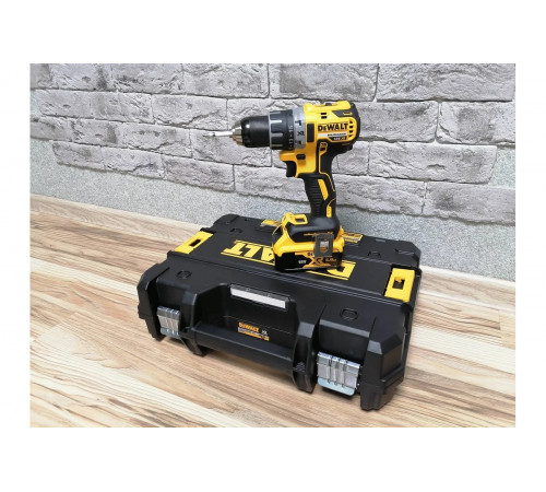 Бесщеточная дрель-шуруповерт DEWALT DCD791P2