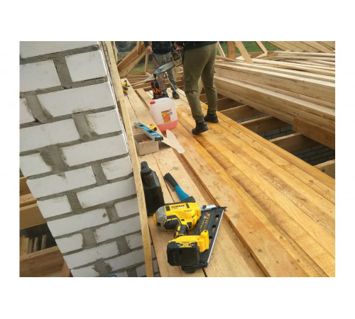 Степлер DEWALT DCN 692P2