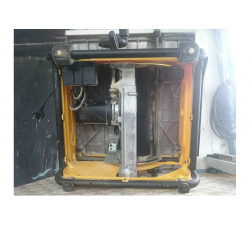 Настольная пила DEWALT DW 745