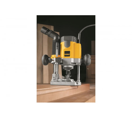 Фрезер DEWALT DW 621 K
