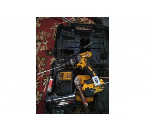 Бесщеточная ударная дрель-шуруповерт DEWALT DCD796P2