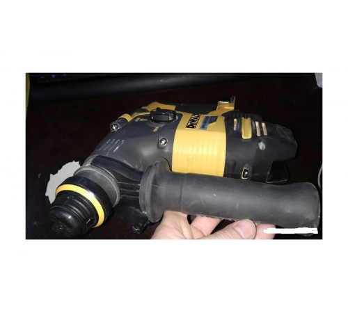 Бесщеточный перфоратор DEWALT DCH333NT