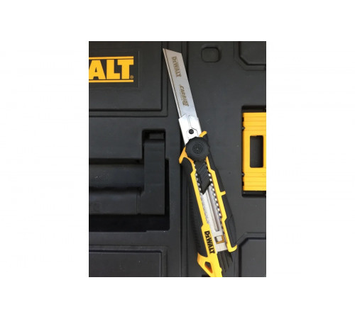 Нож с сегментированным лезвием DEWALT 18мм DWHT10332-0