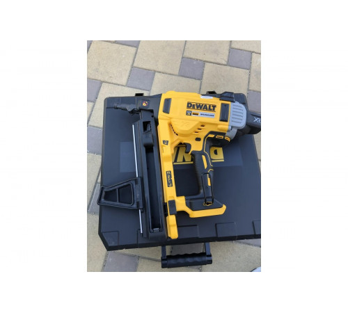 Монтажный пистолет DEWALT 18В XR DCN890N