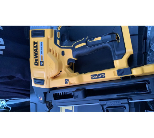 Монтажный пистолет DEWALT 18В XR DCN890N