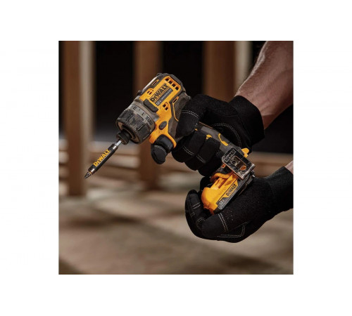 Шуруповерт DEWALT 12 В XR DCF601D2-QW