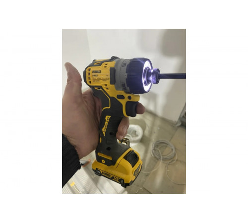 Шуруповерт DEWALT 12 В XR DCF601D2-QW