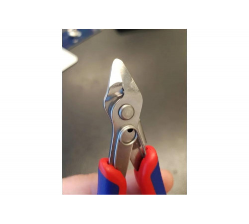 Бокорезы Knipex, 125 мм, 62 HRC, чёрн., 2-к ручки, KN-7002125SB Бокорезы Knipex, 125 мм, 62 HRC, чёрн., 2-к ручки, KN-7002125SB