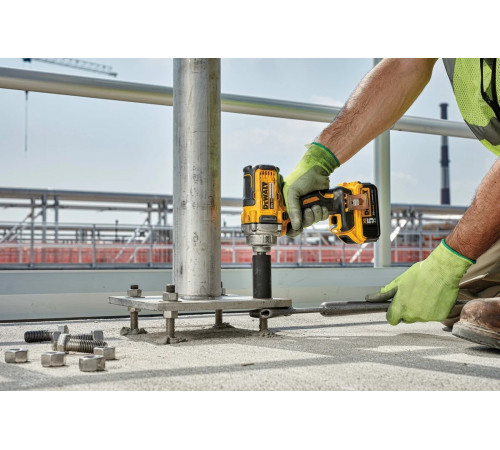 Аккумуляторный гайковерт Dewalt 18 В, 447 Нм, 3100 уд/мин, без АКБ и ЗУ, в кейсе TSTAK DCF894NT