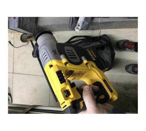 Аккумуляторный перфоратор DEWALT DCH253M2-QW
