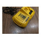 Универсальное зарядное устройство (18-54 В) DEWALT DCB118