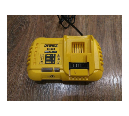 Универсальное зарядное устройство (18-54 В) DEWALT DCB118