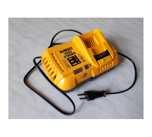 Универсальное зарядное устройство (18-54 В) DEWALT DCB118