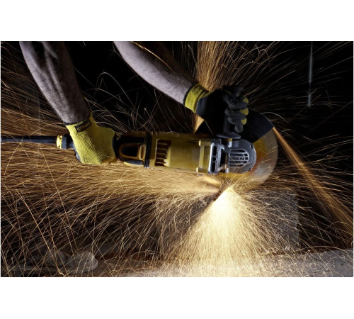 Угловая шлифмашина DEWALT DWE 4599