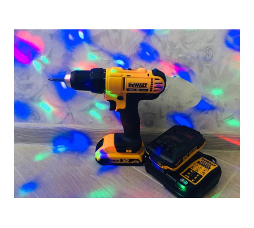 Дрель-шуруповерт DEWALT 2.0 Ач DCD771D2