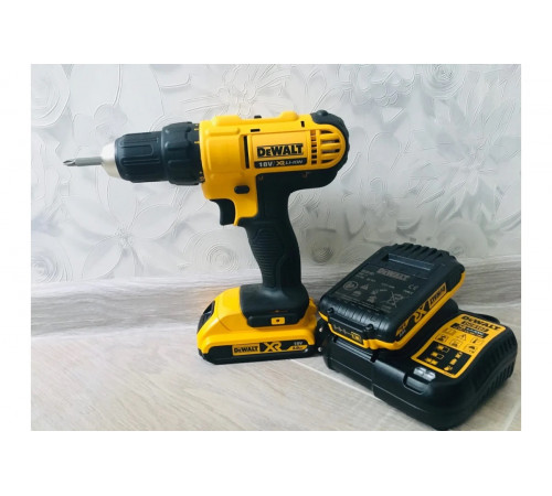 Дрель-шуруповерт DEWALT 2.0 Ач DCD771D2