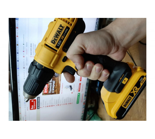 Дрель-шуруповерт DEWALT 2.0 Ач DCD771D2
