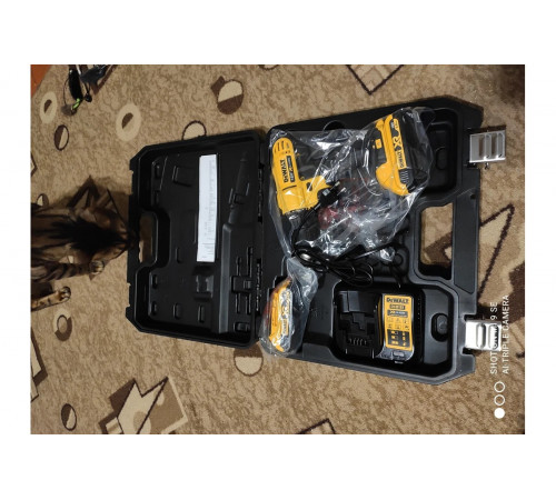 Дрель-шуруповерт DEWALT 2.0 Ач DCD771D2