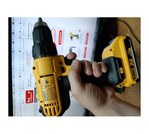 Дрель-шуруповерт DEWALT 2.0 Ач DCD771D2