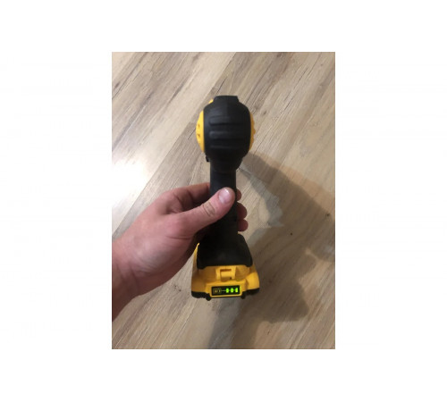 Дрель-шуруповерт DEWALT 2.0 Ач DCD771D2