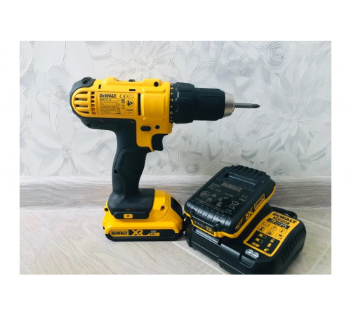 Дрель-шуруповерт DEWALT 2.0 Ач DCD771D2