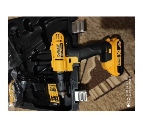 Дрель-шуруповерт DEWALT 2.0 Ач DCD771D2
