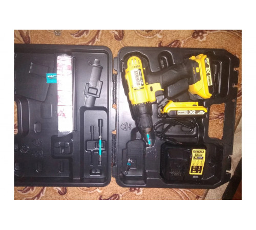 Дрель-шуруповерт DEWALT 2.0 Ач DCD771D2