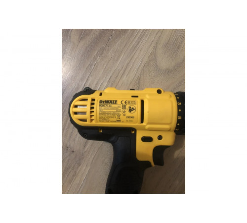 Дрель-шуруповерт DEWALT 2.0 Ач DCD771D2