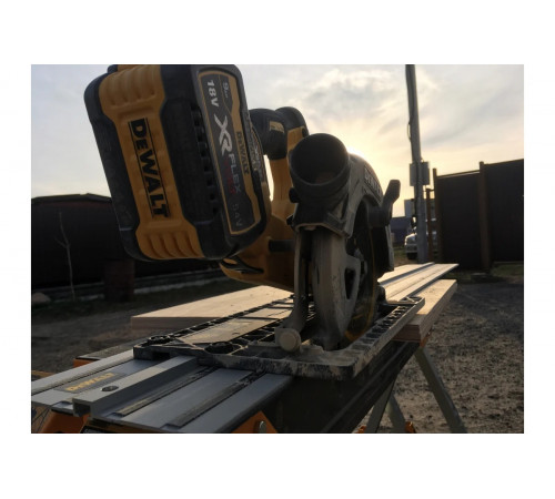 Бесщеточная дисковая ручная пила DEWALT DCS576N