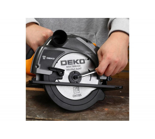 Дисковая пила DEKO  DKCS1800