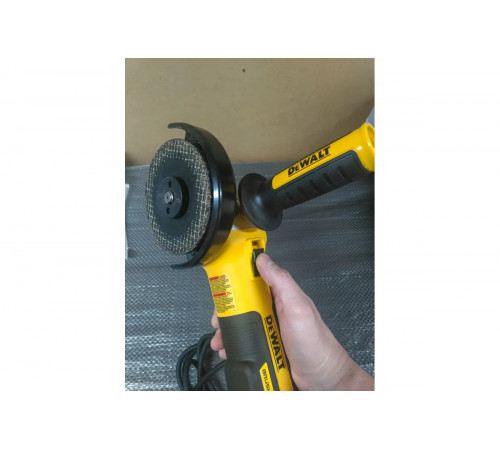 Бесщёточная угловая шлифмашина DEWALT DWE4357-QS