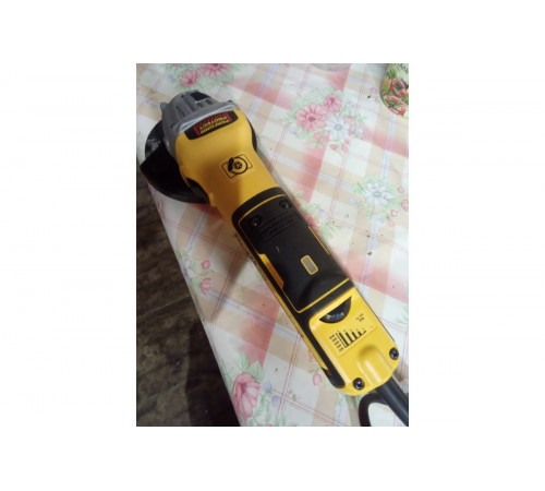 Бесщёточная угловая шлифмашина DEWALT DWE4357-QS