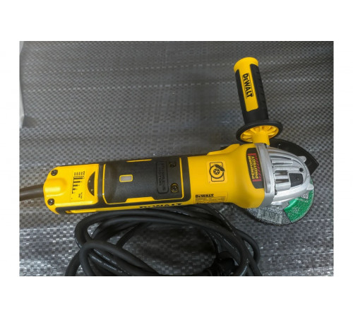 Бесщёточная угловая шлифмашина DEWALT DWE4357-QS