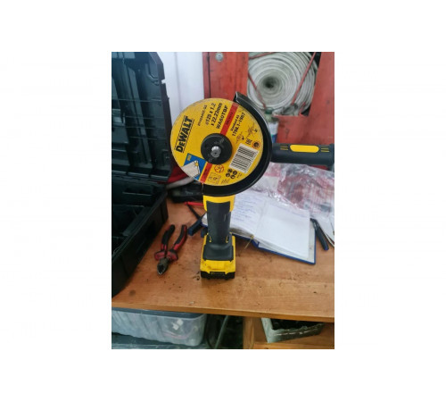 Бесщеточная угловая шлифмашина DEWALT DCG405NT