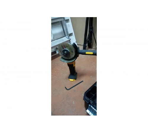 Бесщеточная угловая шлифмашина DEWALT DCG405NT