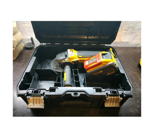 Бесщеточная угловая шлифмашина DEWALT DCG405NT