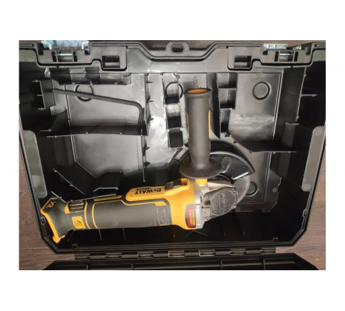 Бесщеточная угловая шлифмашина DEWALT DCG405NT