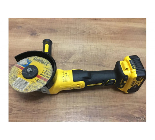 Бесщеточная угловая шлифмашина DEWALT DCG405NT