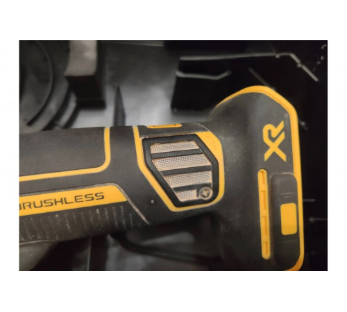 Бесщеточная угловая шлифмашина DEWALT DCG405NT