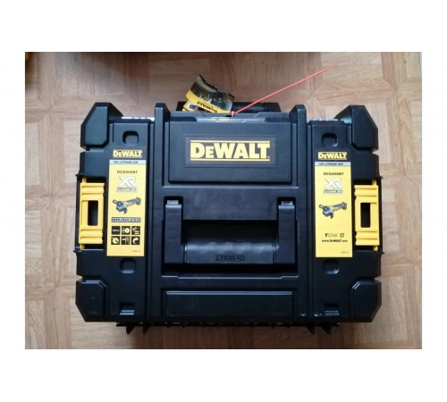 Бесщеточная угловая шлифмашина DEWALT DCG405NT