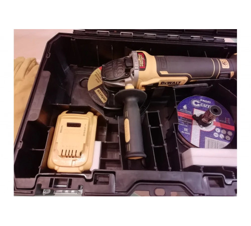 Бесщеточная угловая шлифмашина DEWALT DCG405NT