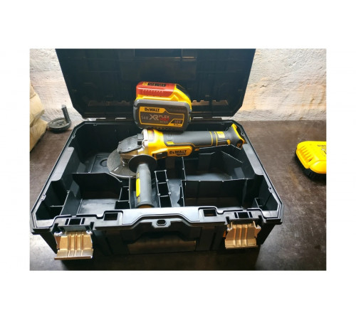 Бесщеточная угловая шлифмашина DEWALT DCG405NT