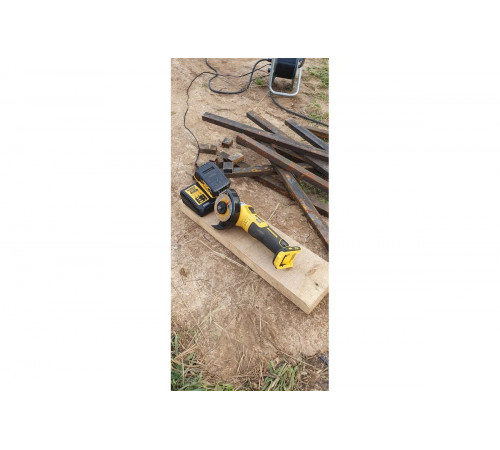 Бесщеточная угловая шлифмашина DEWALT DCG405NT