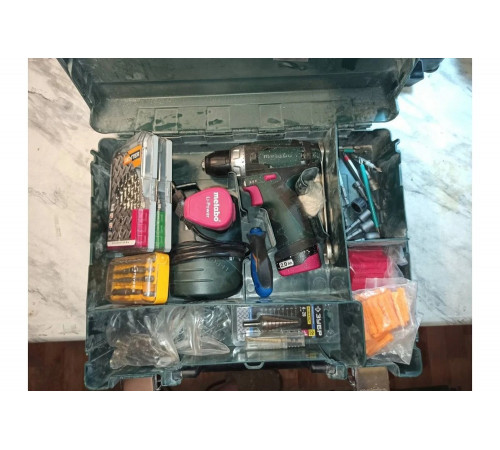 Дрель-шуруповерт METABO PowerMaxx BS Basic x2 (600080500) Дрель-шуруповерт METABO PowerMaxx BS Basic x2 (600080500)