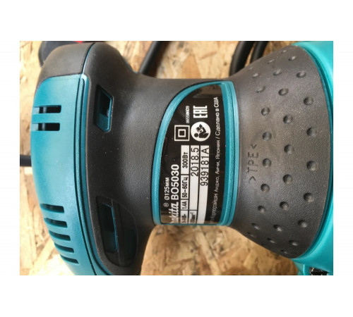 Эксцентриковая шлифмашина Makita BO 5030
